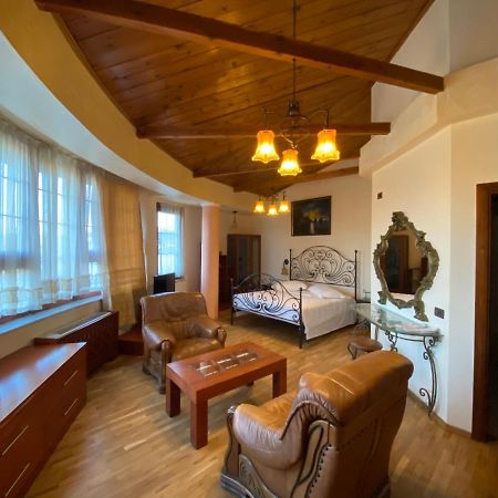 Park Ashik Hotel Laknas Bagian luar foto