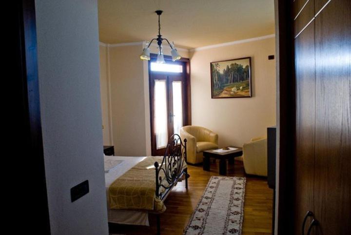 Park Ashik Hotel Laknas Bagian luar foto